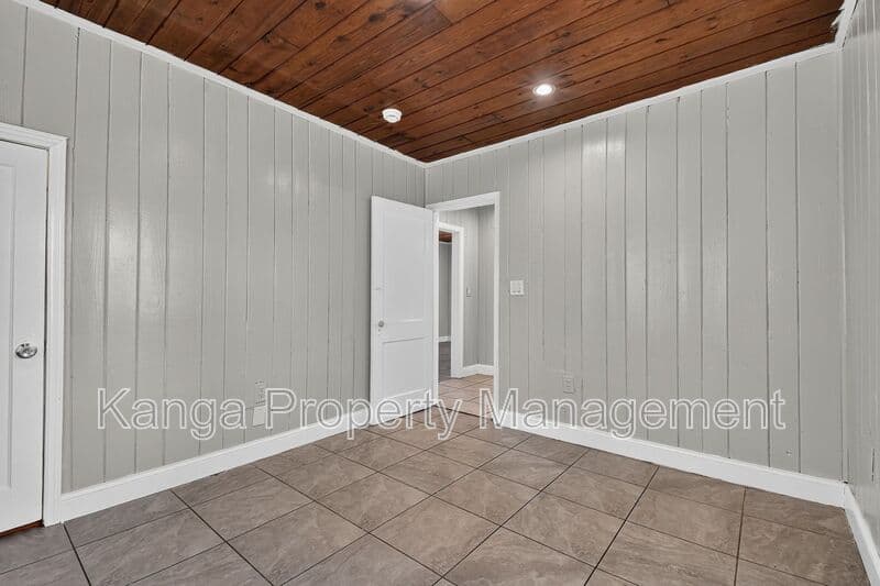 West Palm Beach Condo: 887 7th St