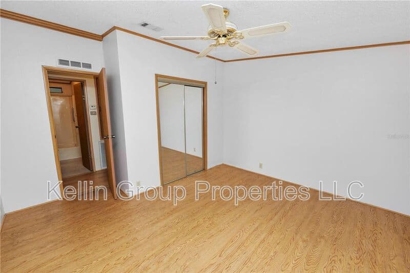 Lakeland House: 1706 Fox Hill Dr