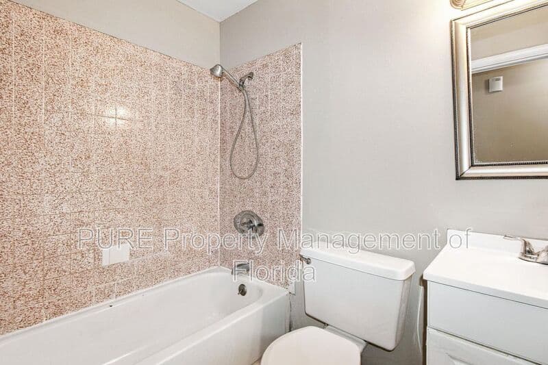 Summerfield House: 13606 SE 48th Court