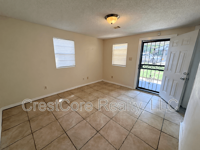 Memphis House: 1624 Carpenter St