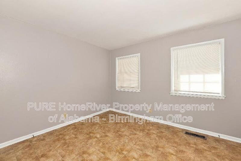 Center Point House: 121 22nd Avenue Northeast