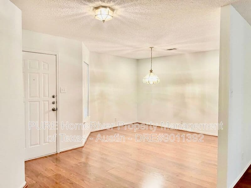 Cedar Park House: 1614 Paper Moon Dr