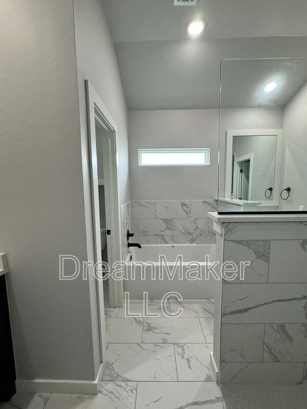 Goldsby House: 5253 Lily Lane