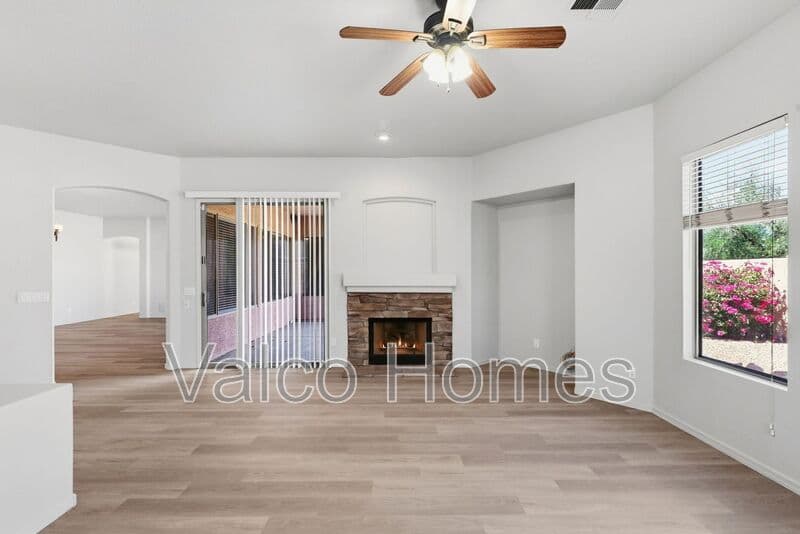 Gilbert House: 526 E Sheffield Ave