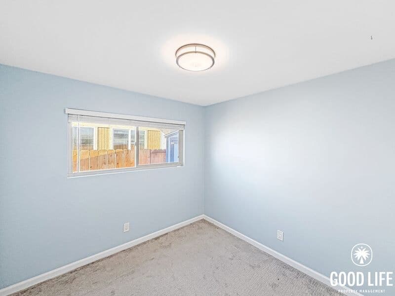 Santee House: 8617 Carlton Oaks Dr