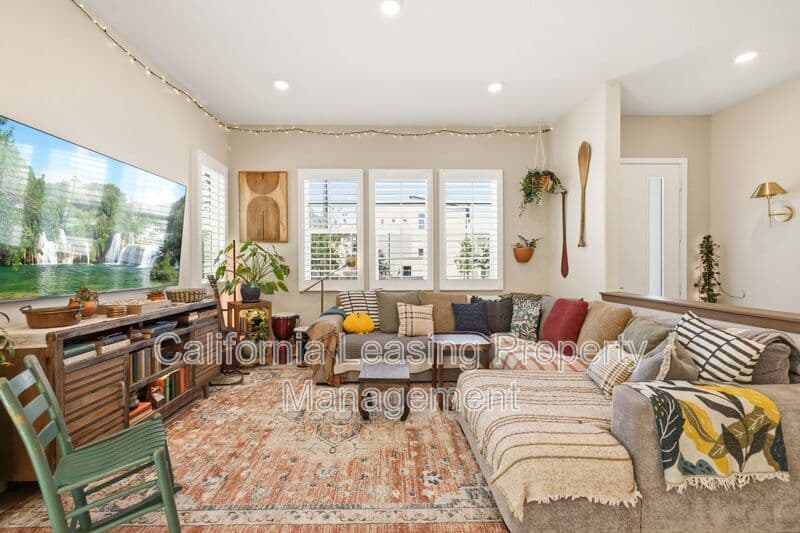Valencia House: 27233 Red Willow Court