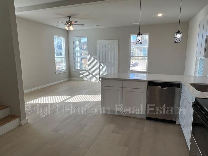 Fort Worth House: 3419 Valley Vista Drive