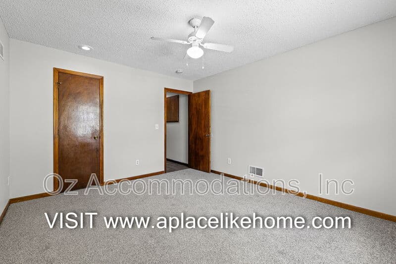 Olathe Condo: 1727 W Spruce St
