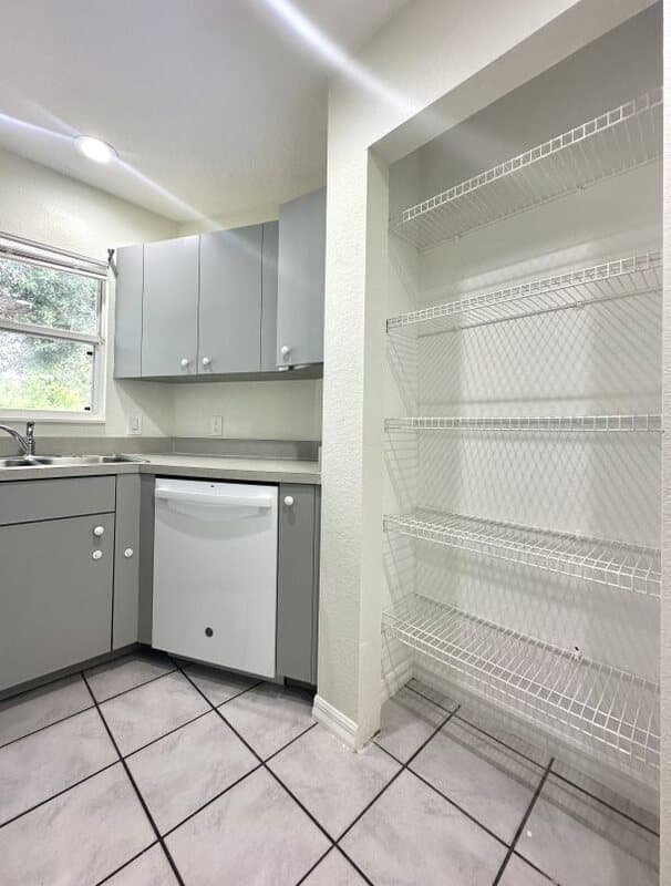 Englewood Condo: 9272 Anita Avenue