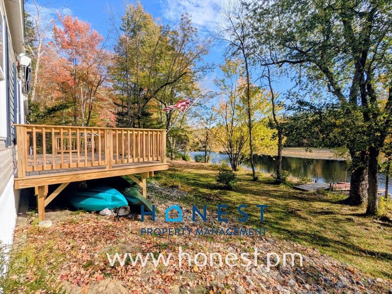 West Gardiner House: 107 Woodland Dr