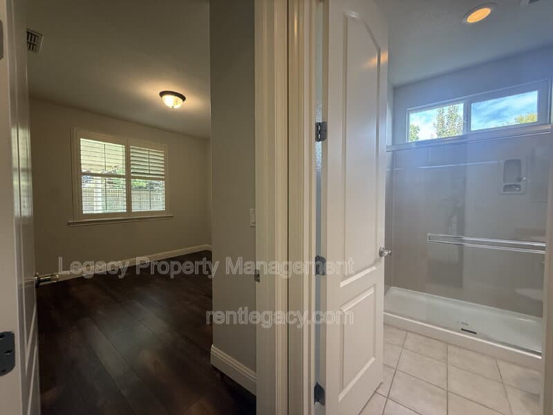 Roseville House: 8843 Latigo Court