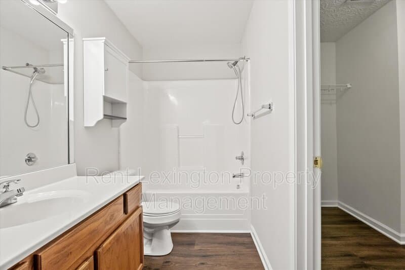 Lexington House: 3084 River Run Trail