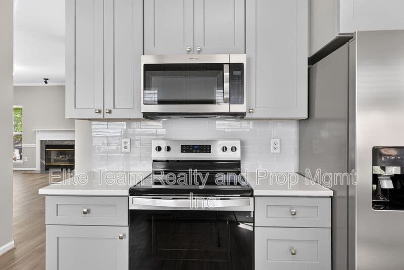 Charlotte House: 9119 Stone Abbey Place