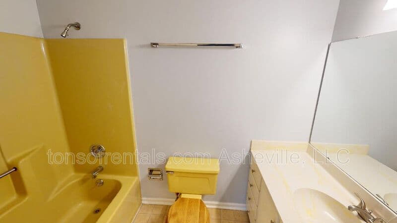 Hendersonville Condo: 1767D Haywood Manor Road