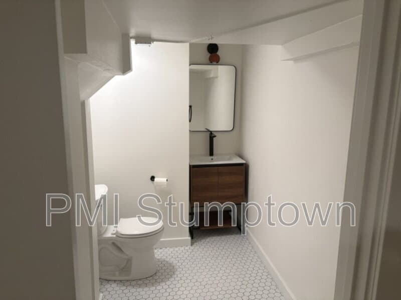 Portland House: 7407 Southeast 30th Avenue