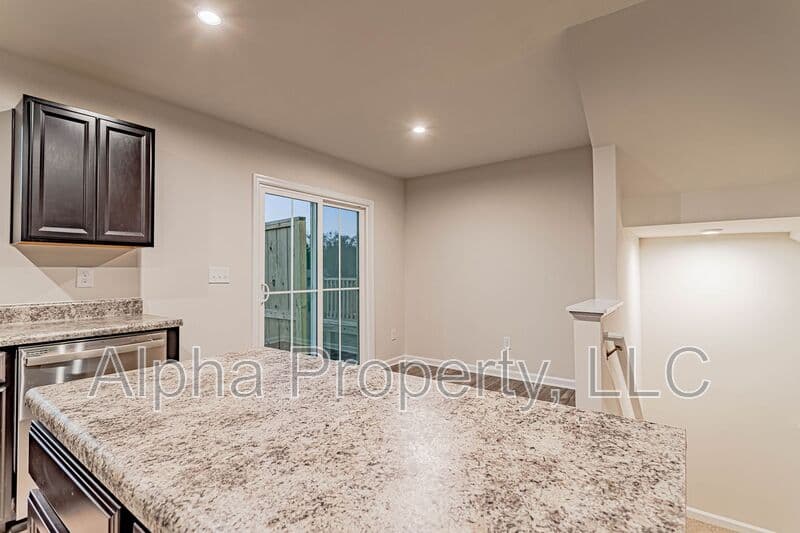 Simpsonville Townhome: 301 Parkridge Way
