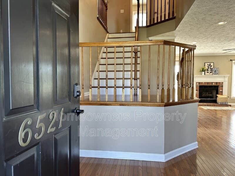 Fayetteville House: 6521 Ryefield Dr