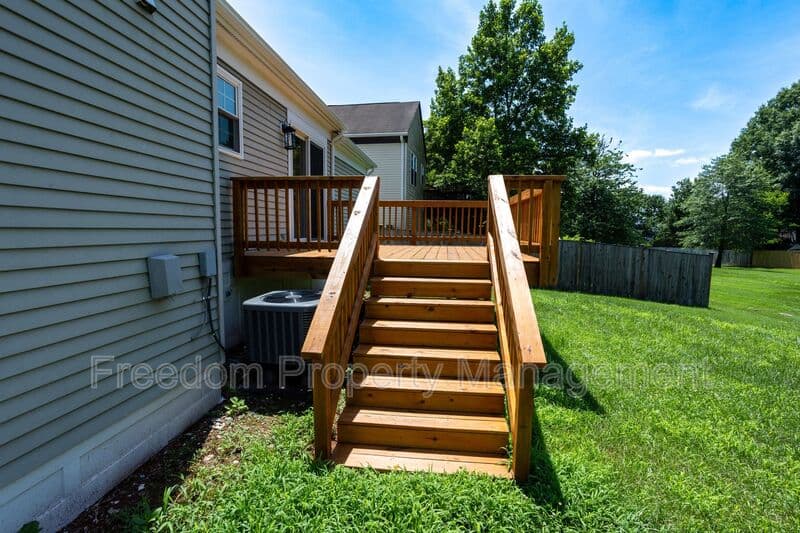 Manassas House: 10116 Wimbledon Ct