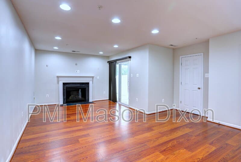 Baltimore House: 8434 Stansbury Lake Drive