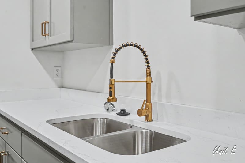 Lawrence Townhome: 2901 University Drive - E