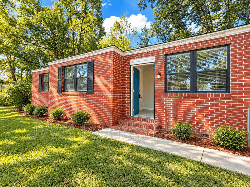 Jacksonville House: 2744 Broadway Ave