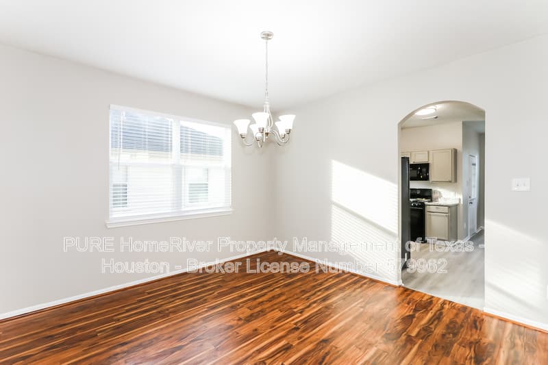 Fresno House: 2131 Chelsea Vale Dr