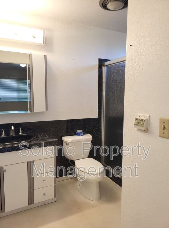 Vallejo House: 125 Serpentine Drive