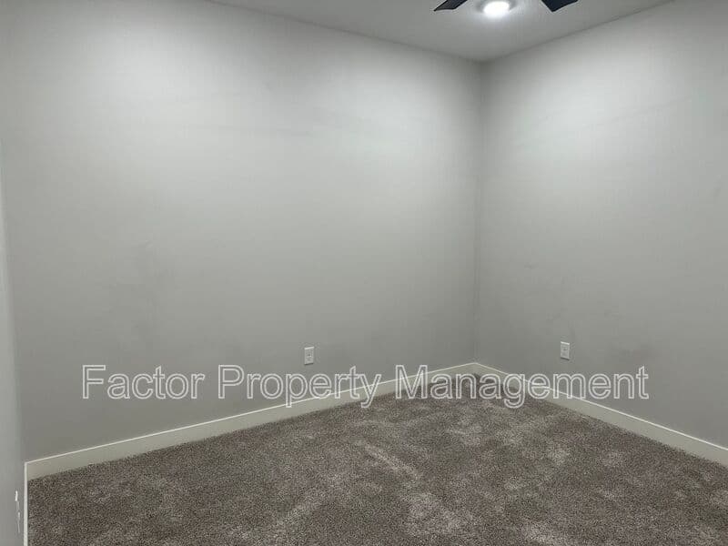 North Mankato Condo: 235 Belgrade Ave