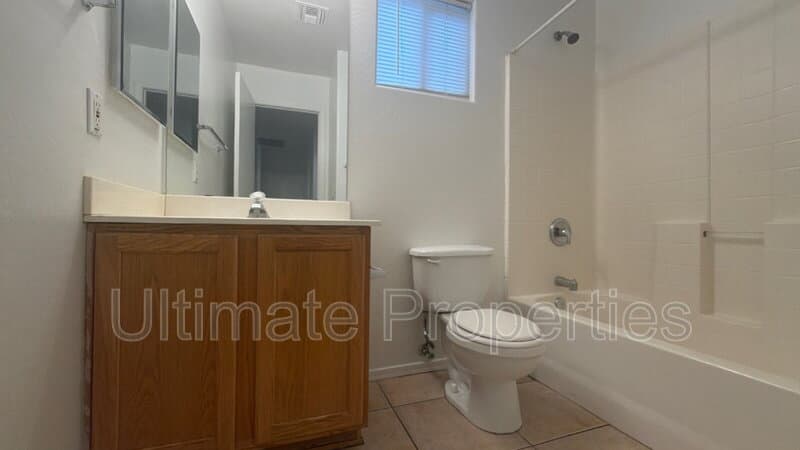Glendale House: 7145 W Maryland Ave