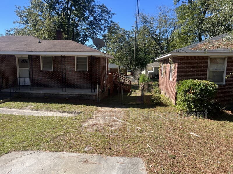 Columbia House: 59 Guernsey Drive