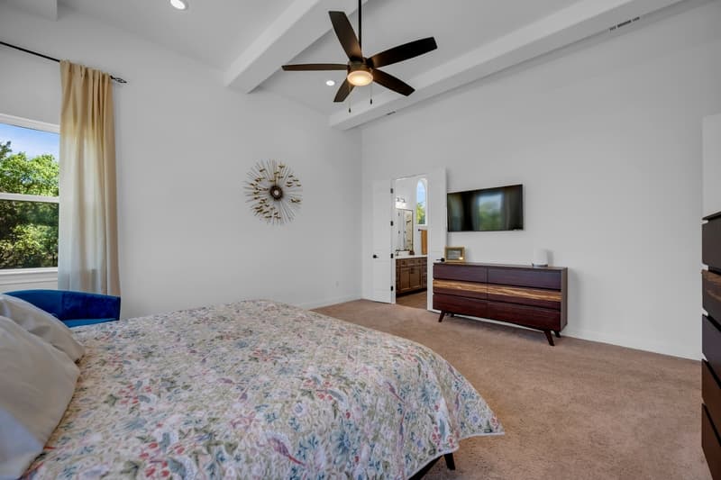 Horseshoe Bay House: 200 Mt Dew