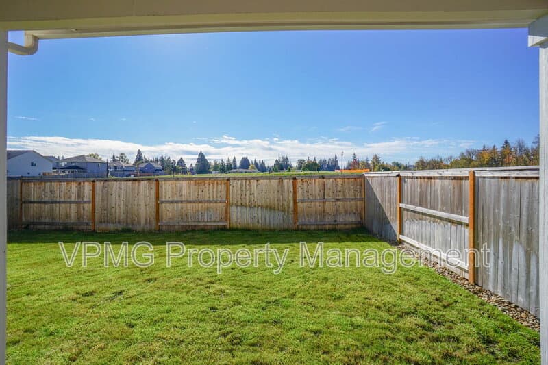 Vancouver House: 4225 NE 183rd St