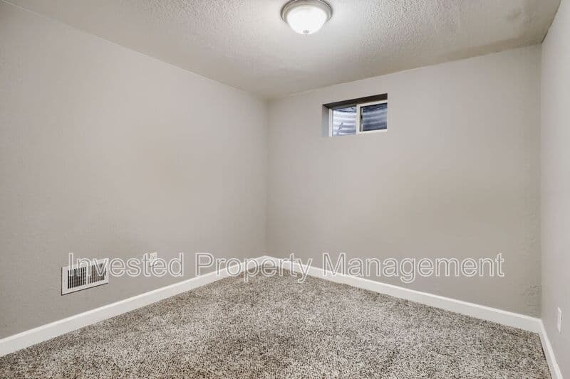 Denver House: 2591 S Raleigh St