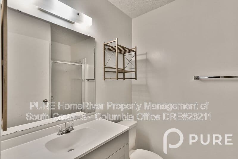 West Columbia House: 1290 Hulon Circle