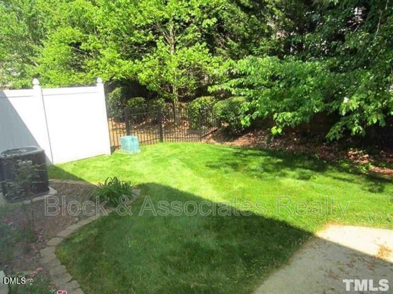 Cary House: 223 Churchview Street