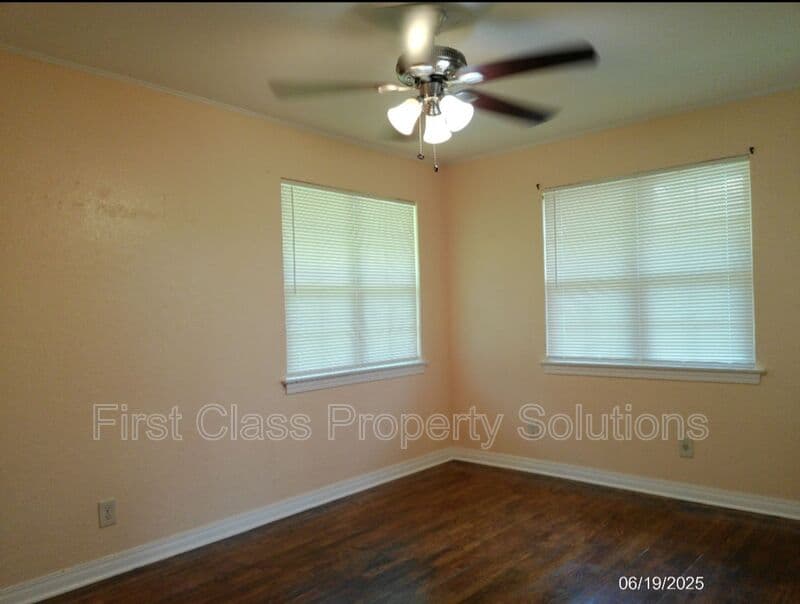 Oklahoma City House: 2312 N Meridian Ave
