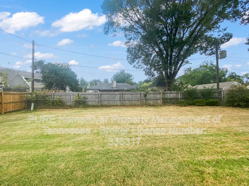 Memphis House: 5654 Chapman Ave