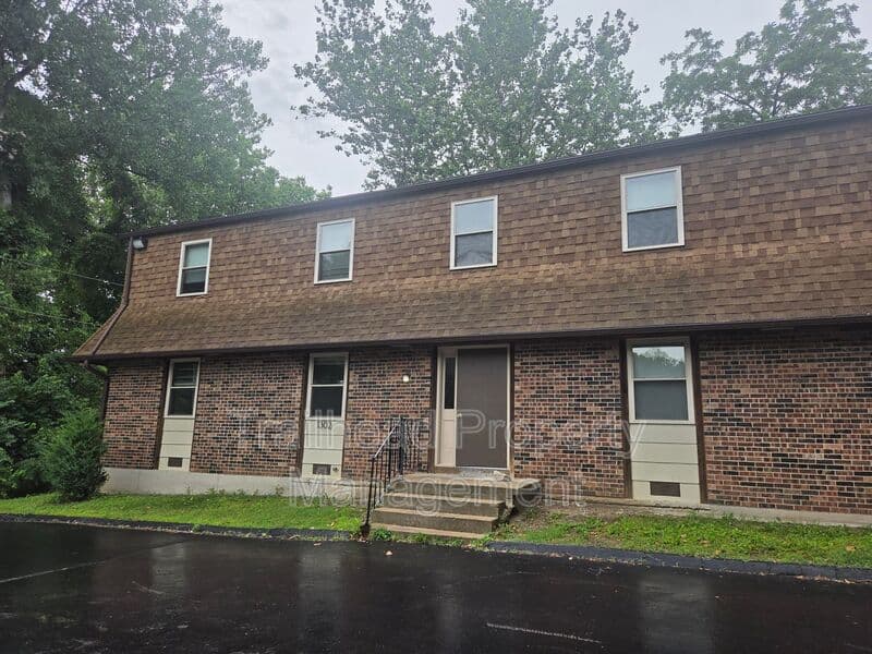 Independence House: 1314 E Frederick St