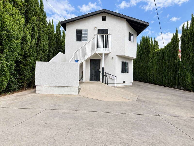 Los Angeles House: 426 East 106th Street