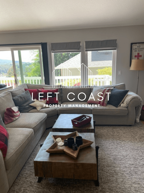 Lincoln City House: 1545 Northeast Regatta Way