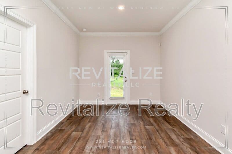 Daphne House: 11253 Cloister Drive