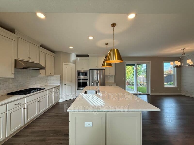 Vancouver House: 5502 NE 134th St