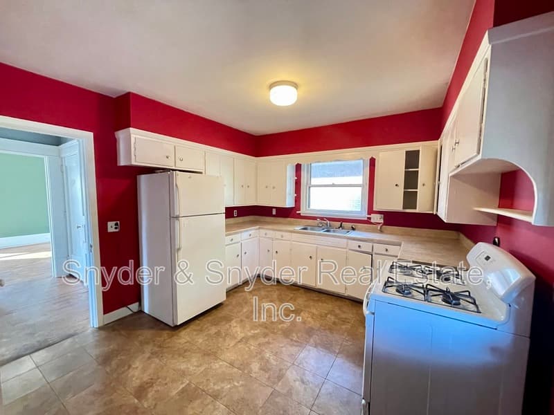 Akron Condo: 21 Casterton Avenue - Up