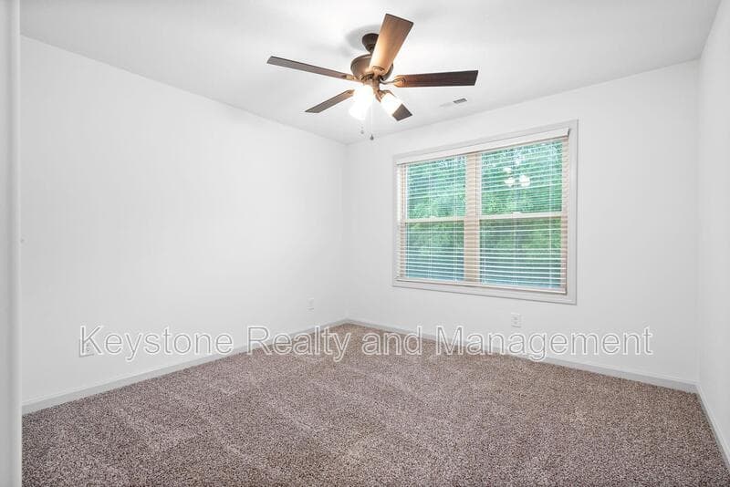 Clarksville Townhome: 933 Center Road
