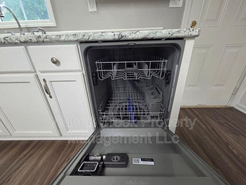 Elyria Condo: 41547 Elmwood St