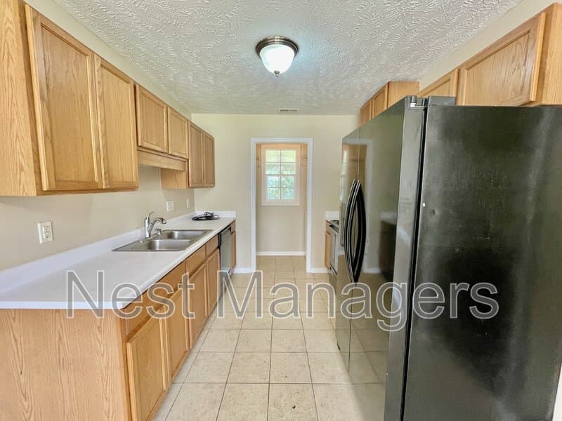 Fayetteville House: 9616 Gooden Drive