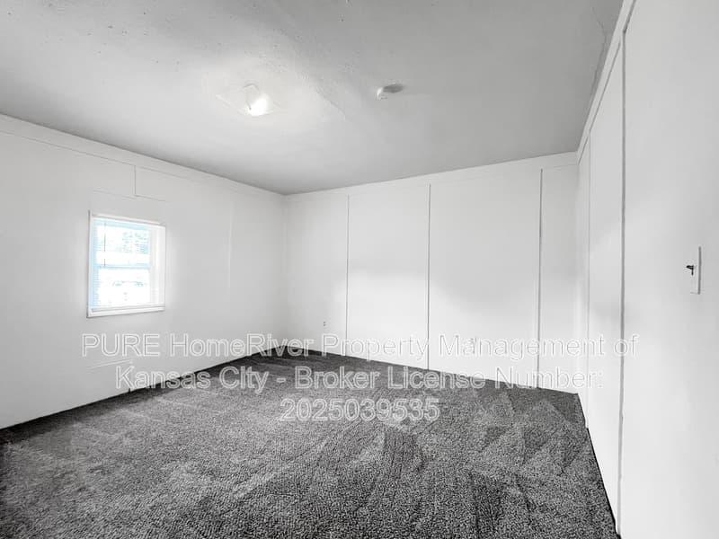 Higginsville House: 303 W 22nd St