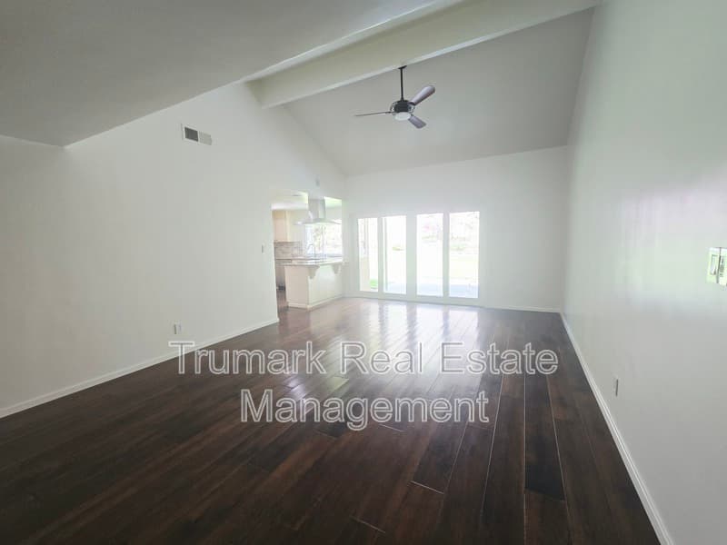 Glendale House: 3933 Karen Lynn Dr