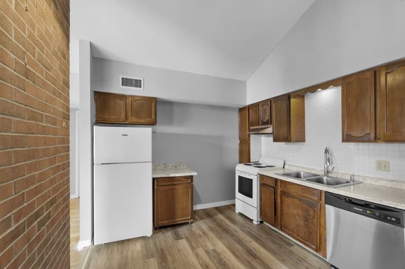Syracuse Condo: 101 Waldorf Parkway - 14