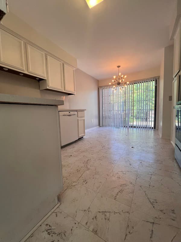 Southfield House: 26716 Summerdale - 1